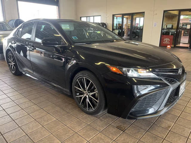 2021 Toyota Camry SE FWD photo