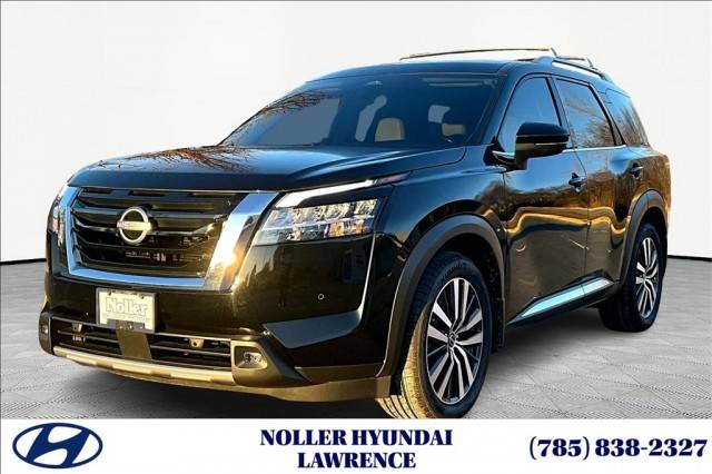2022 Nissan Pathfinder Platinum 4WD photo