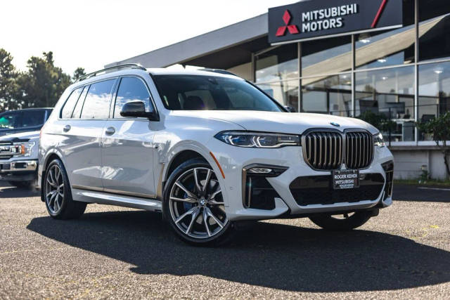 2022 BMW X7 M50i AWD photo