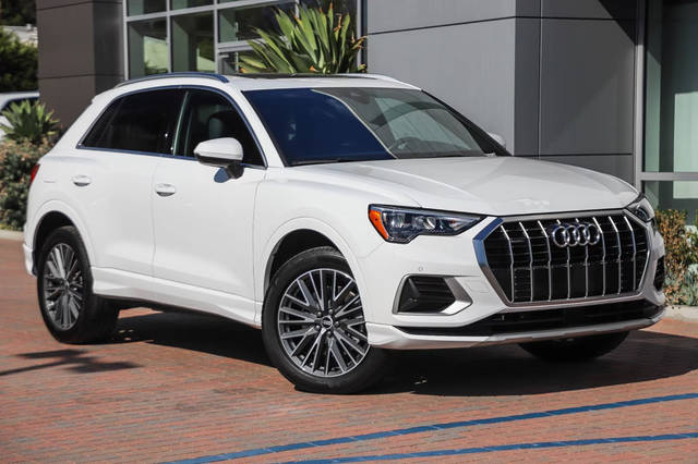 2022 Audi Q3 Premium AWD photo