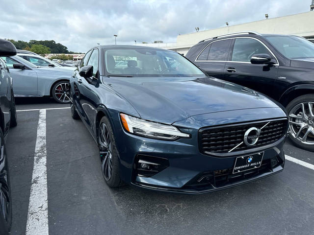 2022 Volvo S60 Momentum AWD photo