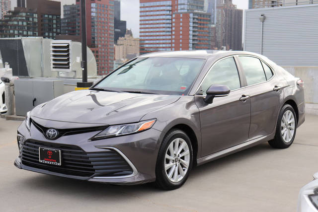 2021 Toyota Camry LE AWD photo