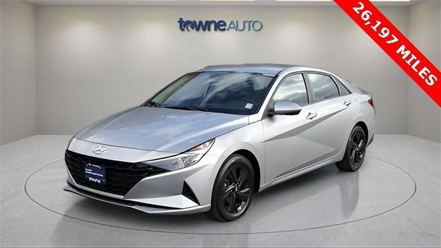 2022 Hyundai Elantra SEL FWD photo