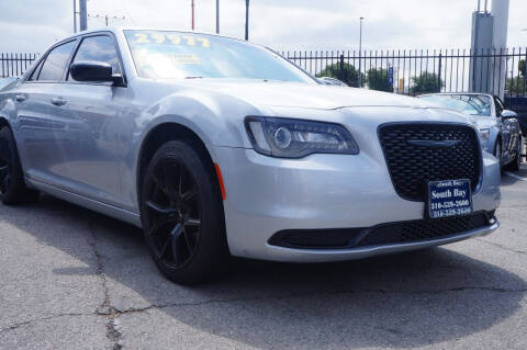 2021 Chrysler 300 Touring RWD photo