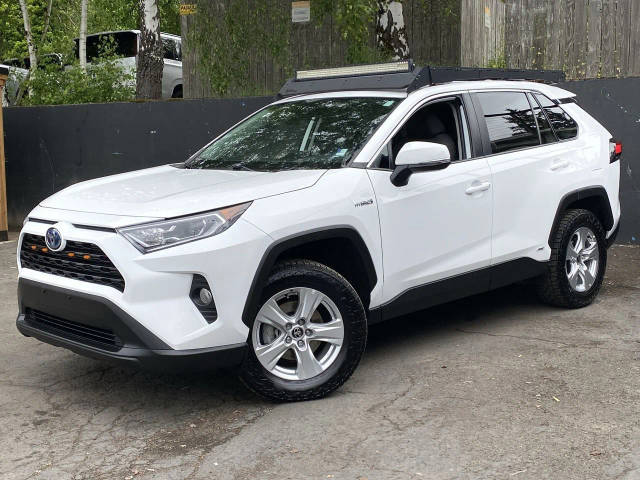 2021 Toyota RAV4 Hybrid XLE AWD photo