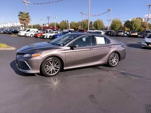 2021 Toyota Camry Hybrid XLE FWD photo