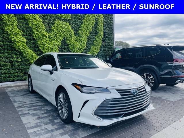 2021 Toyota Avalon Hybrid Limited FWD photo