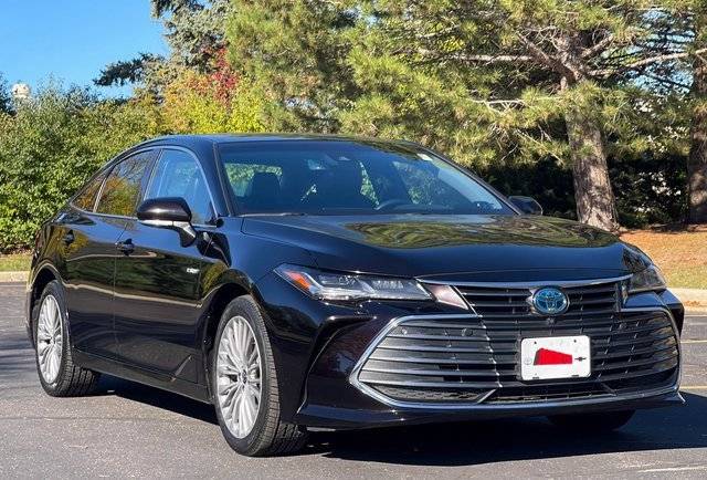 2021 Toyota Avalon Hybrid Limited FWD photo