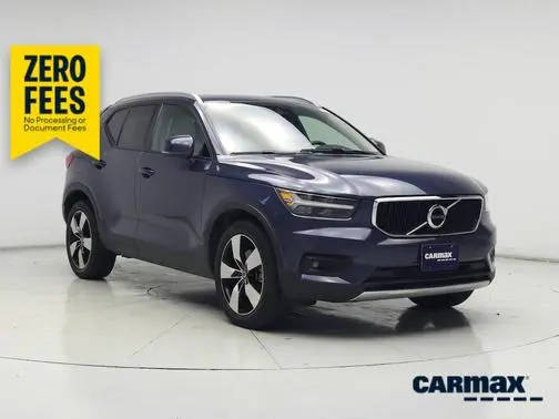 2022 Volvo XC40 Momentum AWD photo