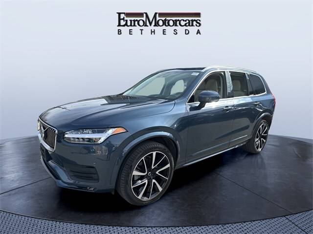 2022 Volvo XC90 Momentum AWD photo