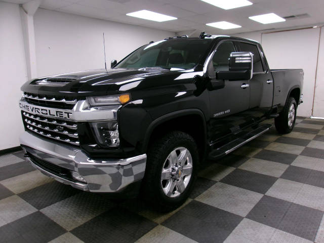 2022 Chevrolet Silverado 3500HD LTZ 4WD photo