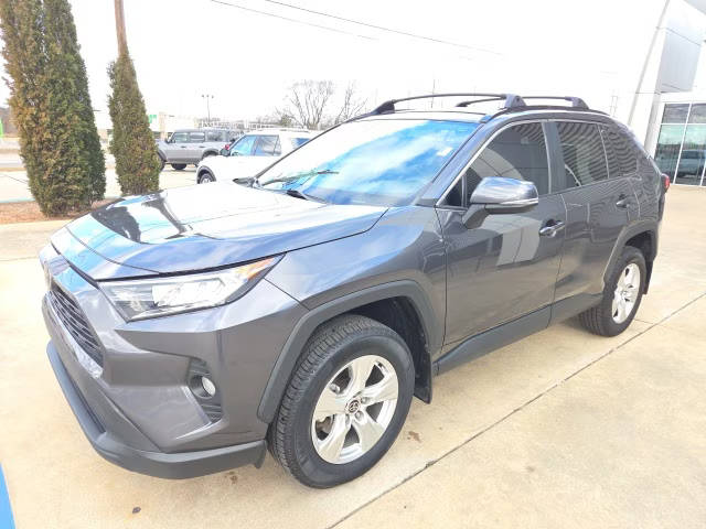 2021 Toyota RAV4 XLE AWD photo