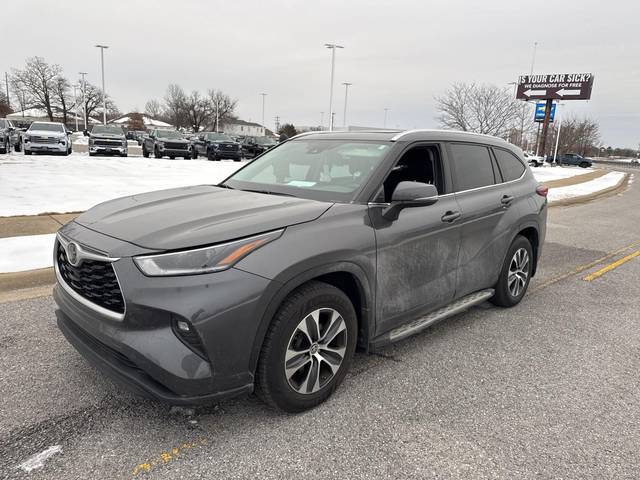 2021 Toyota Highlander XLE FWD photo
