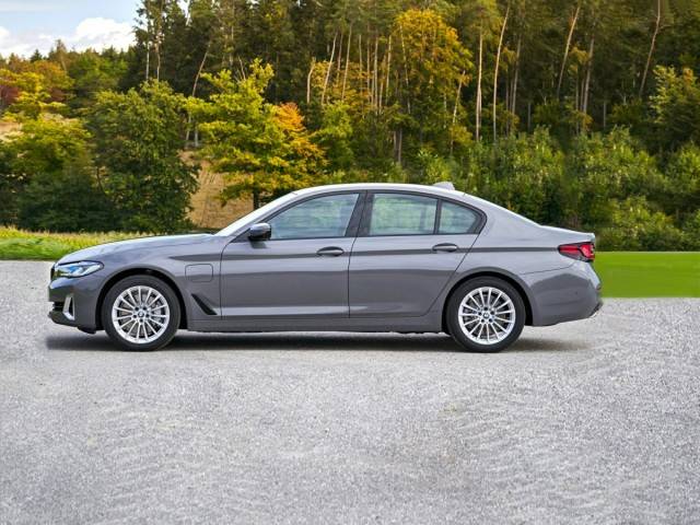 2021 BMW 5 Series 530e xDrive AWD photo