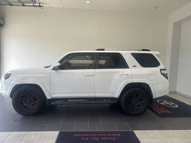 2021 Toyota 4Runner SR5 RWD photo