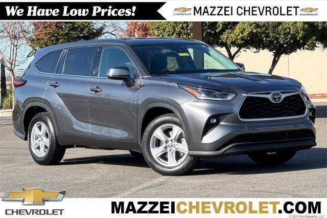 2021 Toyota Highlander LE FWD photo