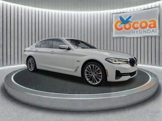 2022 BMW 5 Series 530e RWD photo