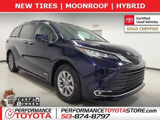 2021 Toyota Sienna XLE FWD photo