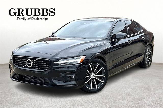 2021 Volvo S60 Momentum AWD photo