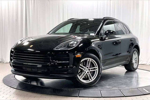 2021 Porsche Macan  AWD photo