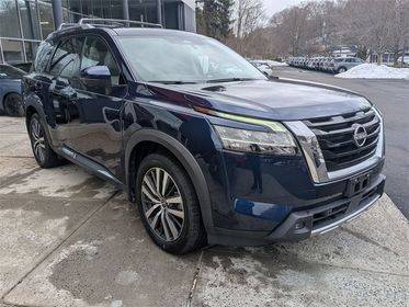 2022 Nissan Pathfinder Platinum 4WD photo