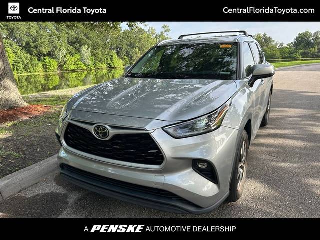 2021 Toyota Highlander XLE FWD photo