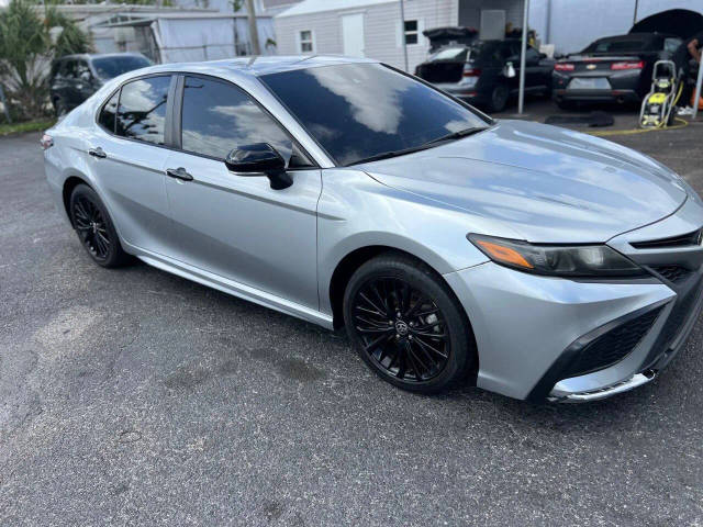 2021 Toyota Camry SE Nightshade FWD photo