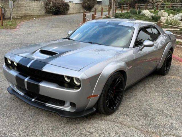 2015 Dodge Challenger SRT 392 RWD photo
