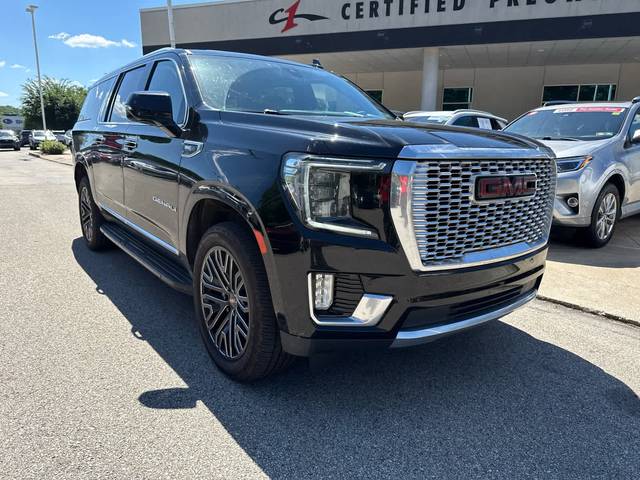 2021 GMC Yukon XL Denali 4WD photo