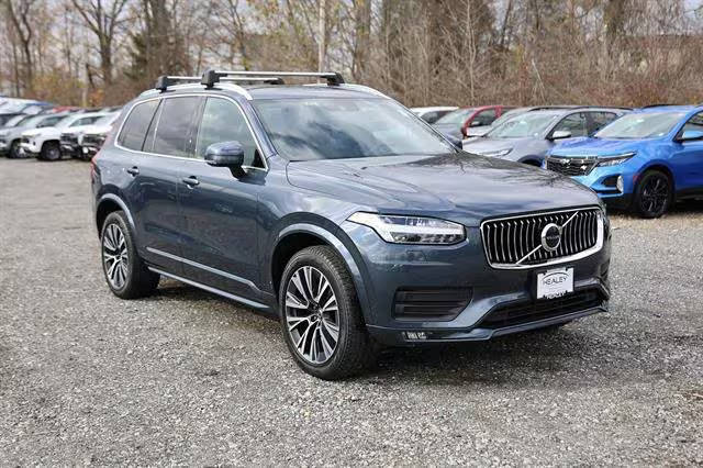 2022 Volvo XC90 Momentum AWD photo