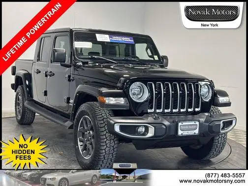 2021 Jeep Gladiator Overland 4WD photo