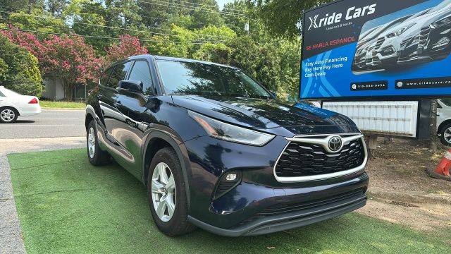 2021 Toyota Highlander LE FWD photo