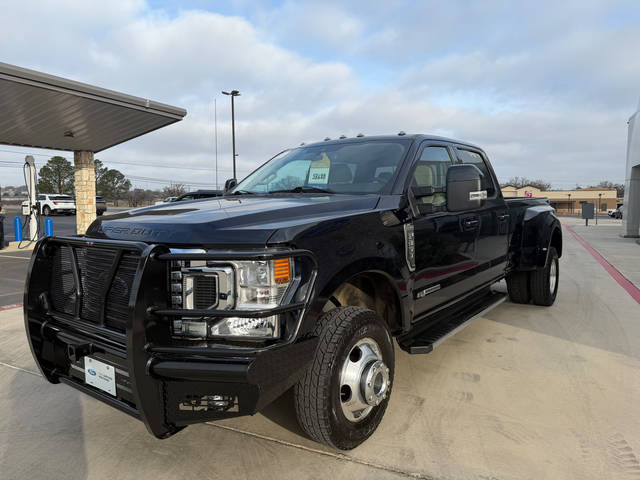 2021 Ford F-350 Super Duty LARIAT 4WD photo