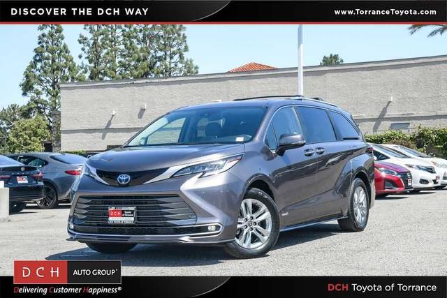 2021 Toyota Sienna Limited FWD photo