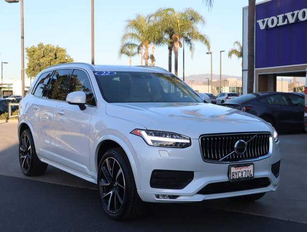 2022 Volvo XC90 Momentum AWD photo