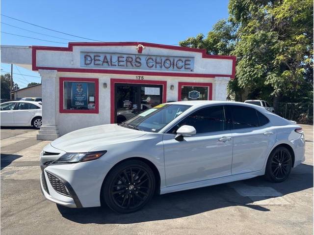 2022 Toyota Camry Hybrid XSE FWD photo