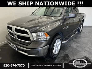 2017 Ram 1500 SLT 4WD photo