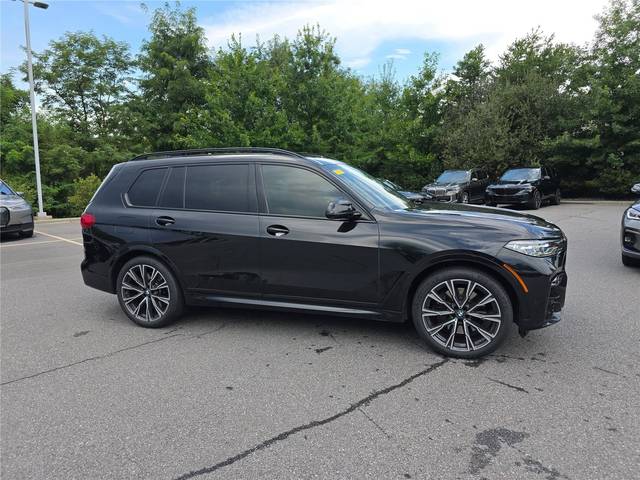 2022 BMW X7 M50i AWD photo