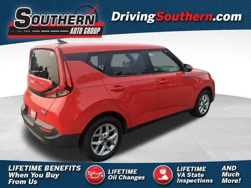 2022 Kia Soul LX FWD photo