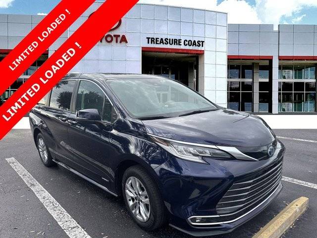 2021 Toyota Sienna Limited FWD photo