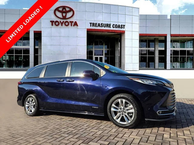 2021 Toyota Sienna Limited FWD photo