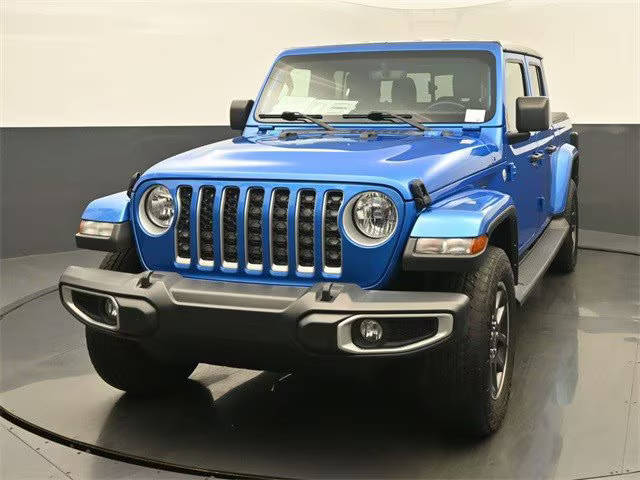 2021 Jeep Gladiator Overland 4WD photo