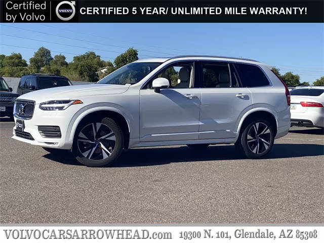 2022 Volvo XC90 Momentum AWD photo