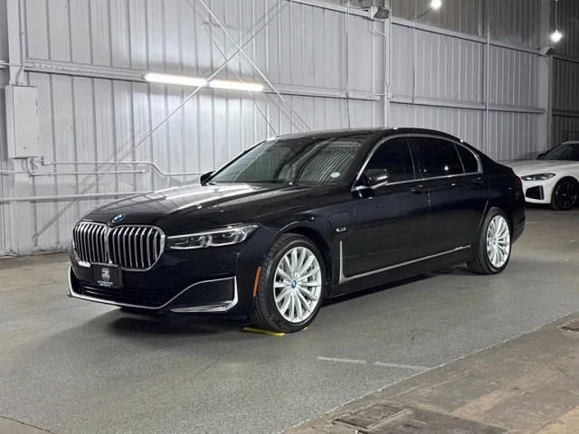 2022 BMW 7 Series 745e xDrive AWD photo