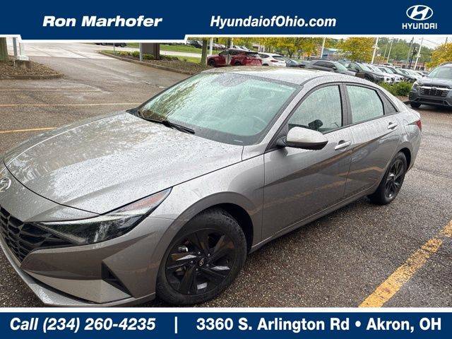 2022 Hyundai Elantra SEL FWD photo