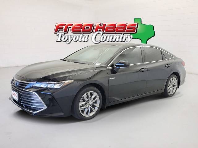 2021 Toyota Avalon Hybrid XLE FWD photo