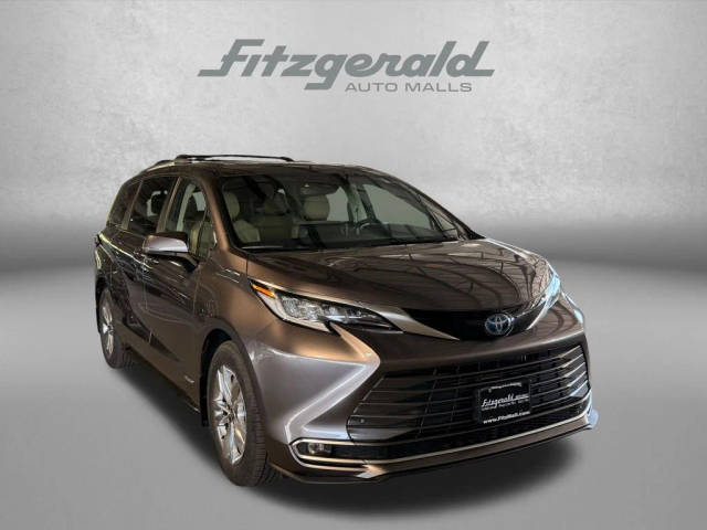 2021 Toyota Sienna Limited FWD photo
