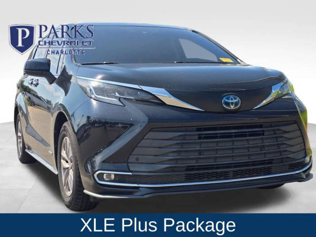2021 Toyota Sienna XLE FWD photo
