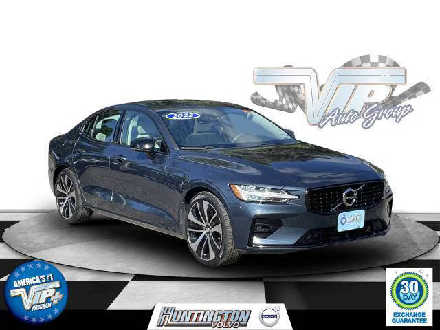 2022 Volvo S60 Momentum AWD photo