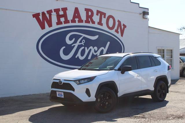 2021 Toyota RAV4 LE AWD photo